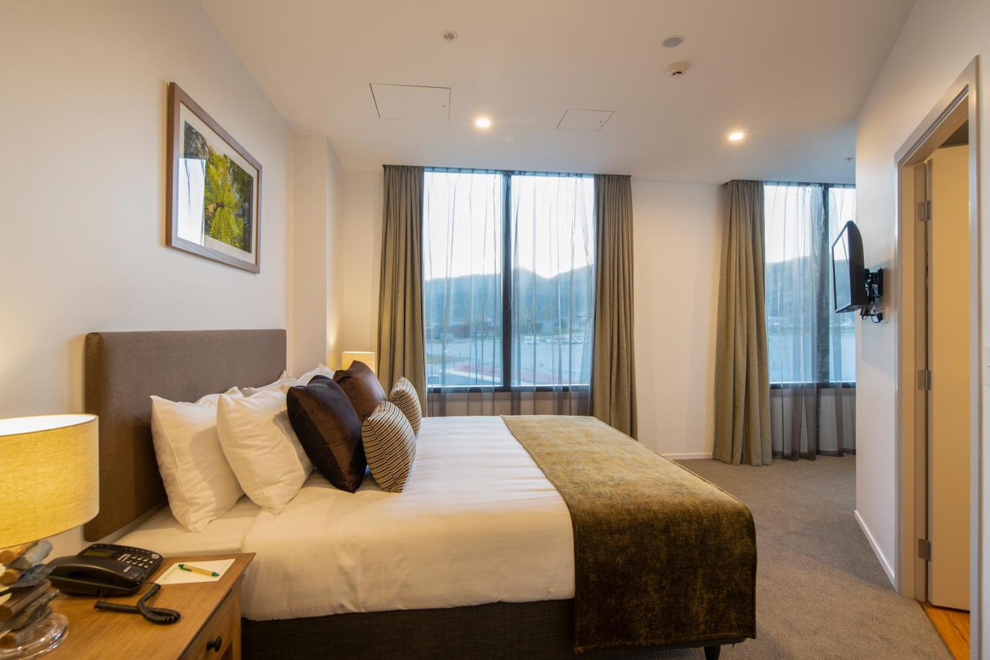 Wyndham Garden Queenstown Exterior foto